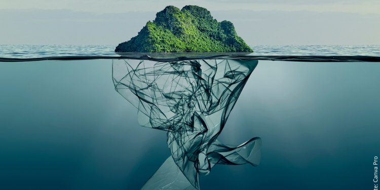 O que são as ilhas de plástico e quais seus impactos no meio ambiente?