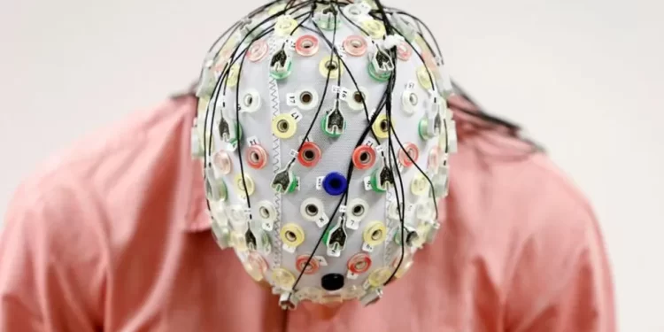 ‘Empresas já leem nossas mentes e vão saber ainda mais com neurotecnologia’, diz pesquisadora