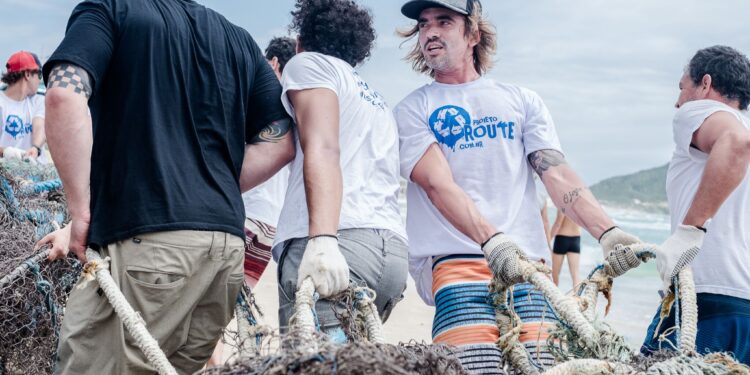 Time marisco: O mundo subaquático da ação de limpeza