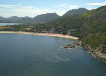 Resultados impactantes: Ação de Limpeza subaquática transforma o Costão de Itaipu, RJ