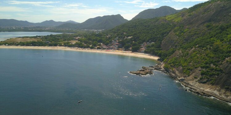 Resultados impactantes: Ação de Limpeza subaquática transforma o Costão de Itaipu, RJ