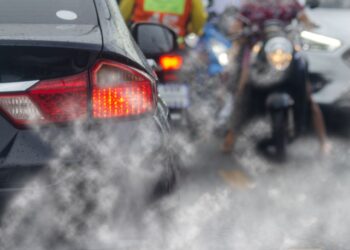 OMS alerta sobre poluição atmosférica: 99% da população mundial respira ar insalubre