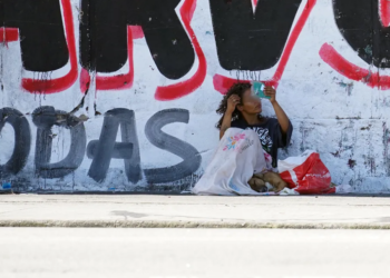 Pobreza social bate recorde e atinge 64,6 milhões de brasileiros durante pandemia, diz estudo
