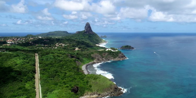 Ambientalistas entram na justiça para tentar evitar exploração de petróleo e gás na região de Fernando de Noronha