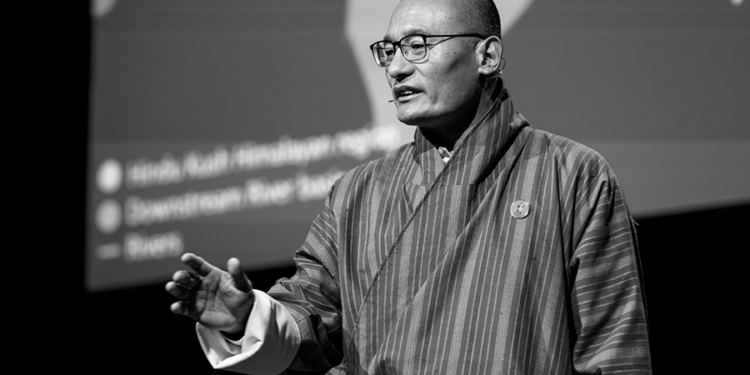 Ex-premiê do Butão fala no Brasil de Felicidade Interna Bruta (FIB)