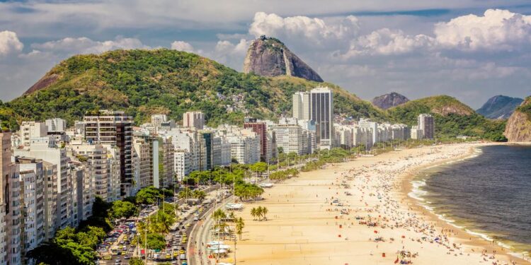 Os 25 países com maior IDH e os BRICS: 2000-2021