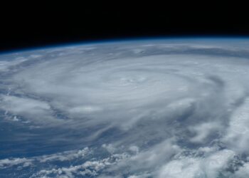 Mudanças climáticas: por que há cada vez mais furacões de alta intensidade?