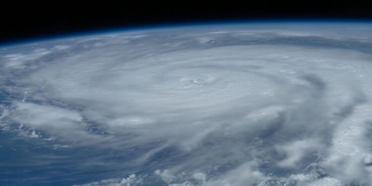 Mudanças climáticas: por que há cada vez mais furacões de alta intensidade?