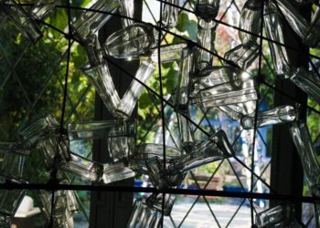 Debora Muszkat e a Ressignificação do Vidro